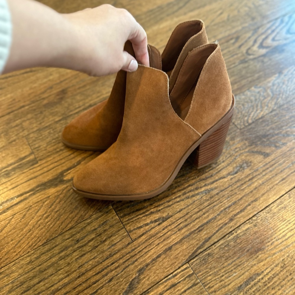 Steve Madden Tan Ankle Boots